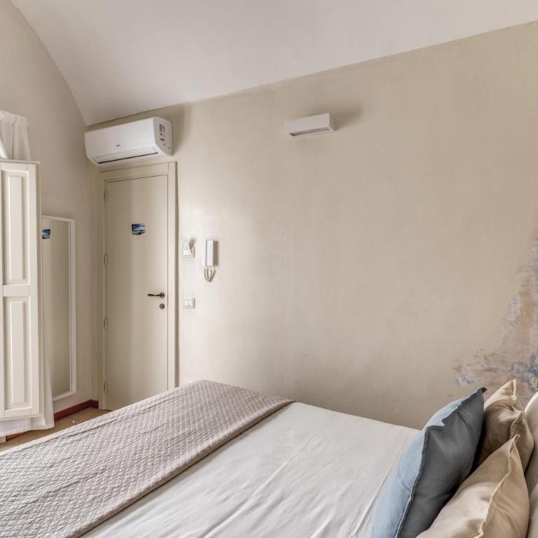 B&B Fiore - Triple Room with Private Bathroom - 4