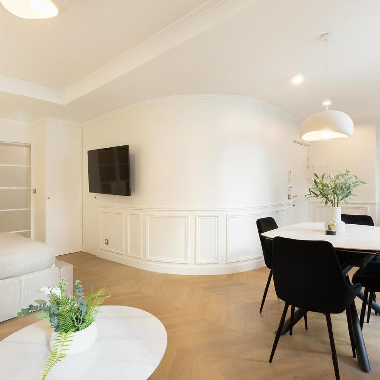 Pick A Flat's Apartments in Batignolles - Rue Gauthey - One-Bedroom Apartment - 1