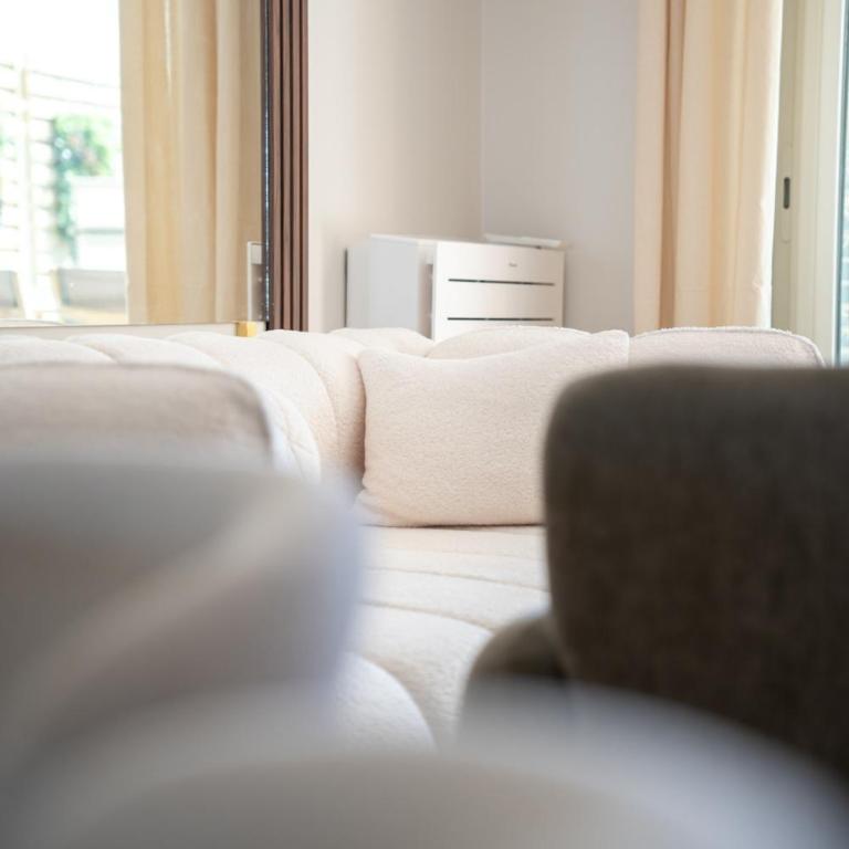 Luxueux Appartement avec Jardin Suspendu Vue Mer 10 min du Palais Cannes - Appartement - 26