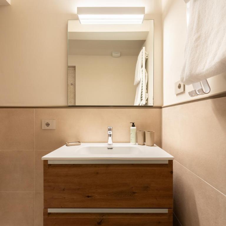 Via Avelli, 4 - Florence Charming Apartments - Attico al 5to piano senza ascensore vicino Stazione Con terrazza con Vista Santa Maria Novella - One-Bedroom Apartment - 8