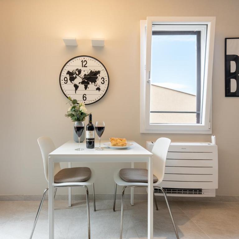 Via Avelli, 4 - Florence Charming Apartments - Attico al 5to piano senza ascensore vicino Stazione Con terrazza con Vista Santa Maria Novella - One-Bedroom Apartment - 32