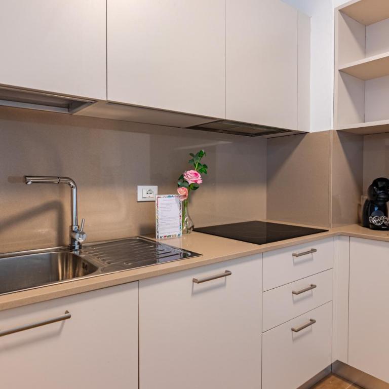 LTApartments 3- Bilocale con balcone e parcheggio privato a 900m dalla Torre - Appartamento con 1 Camera da Letto - 6