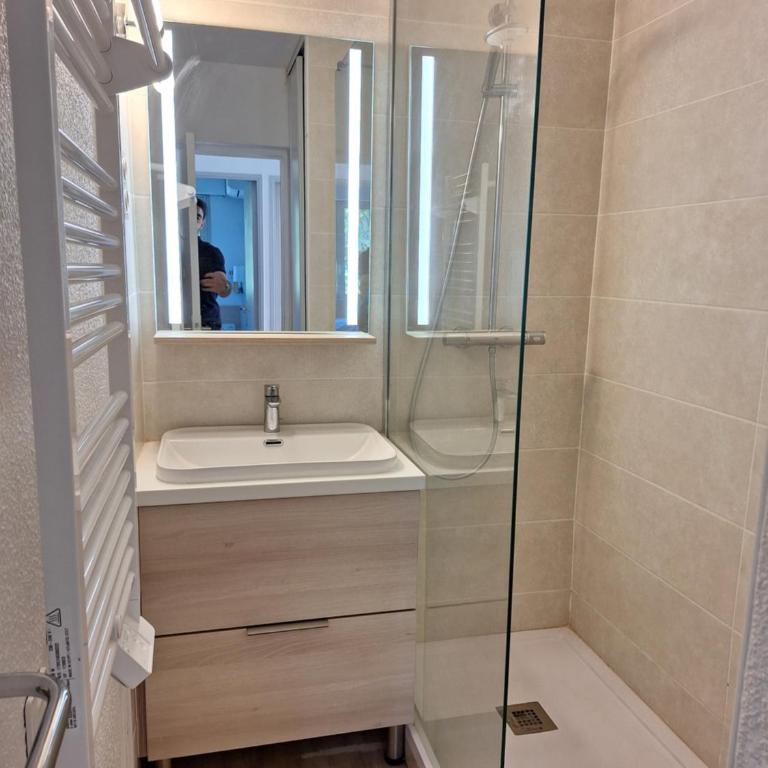 2 pièces climatisé dans résidence avec piscine - Appartement avec Terrasse - 8