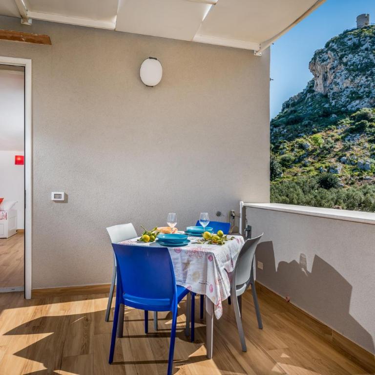 La Finestra sul Mare dello Zingaro - Camera Matrimoniale con Vista Parco - 10