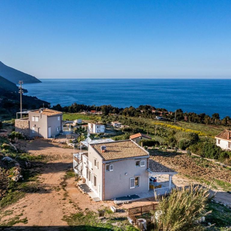 La Finestra sul Mare dello Zingaro - Camera Matrimoniale con Vista Parco - 12