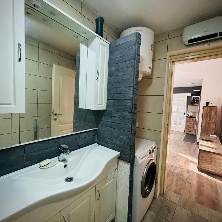 Svetli dom - Apartman sa 1 Spavaćom Sobom - 8