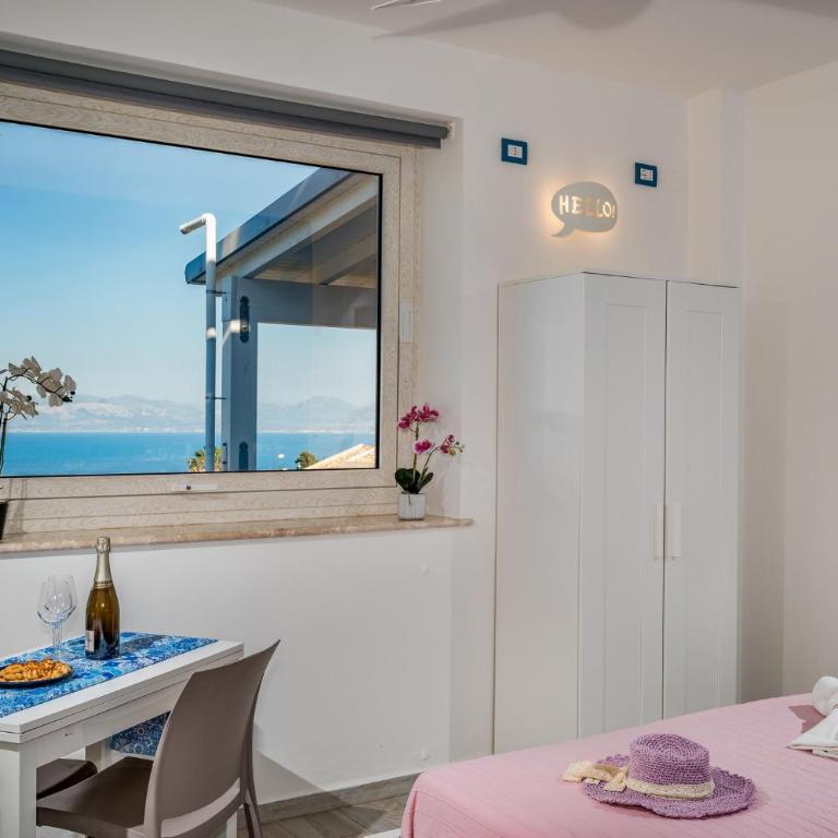 La Finestra sul Mare dello Zingaro - Camera Matrimoniale con Vista Parco - 12
