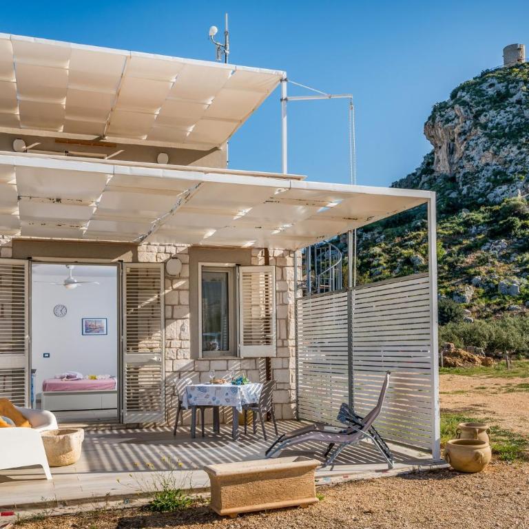 La Finestra sul Mare dello Zingaro - Camera Matrimoniale con Vista Parco - 9