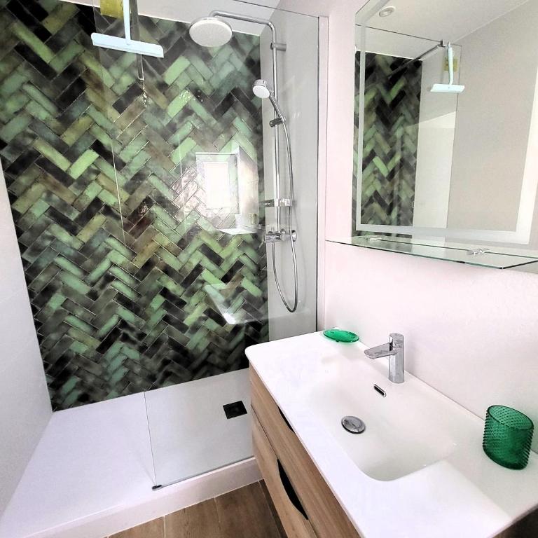 Elégant T2, avec climatisation et parking, quartier calme, proche centre - Apartment mit 1 Schlafzimmer - 6