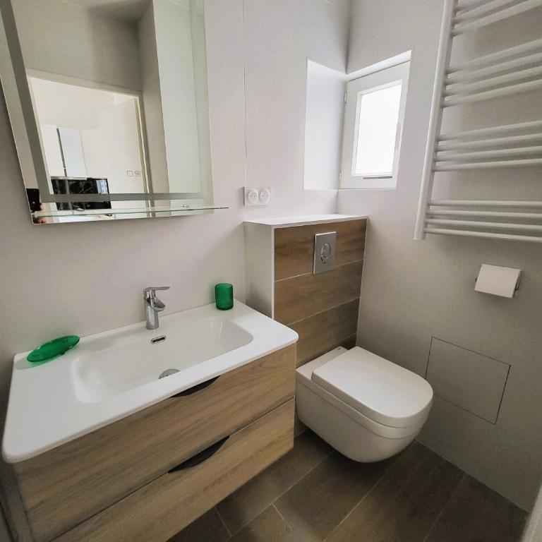 Elégant T2, avec climatisation et parking, quartier calme, proche centre - Apartment mit 1 Schlafzimmer - 7