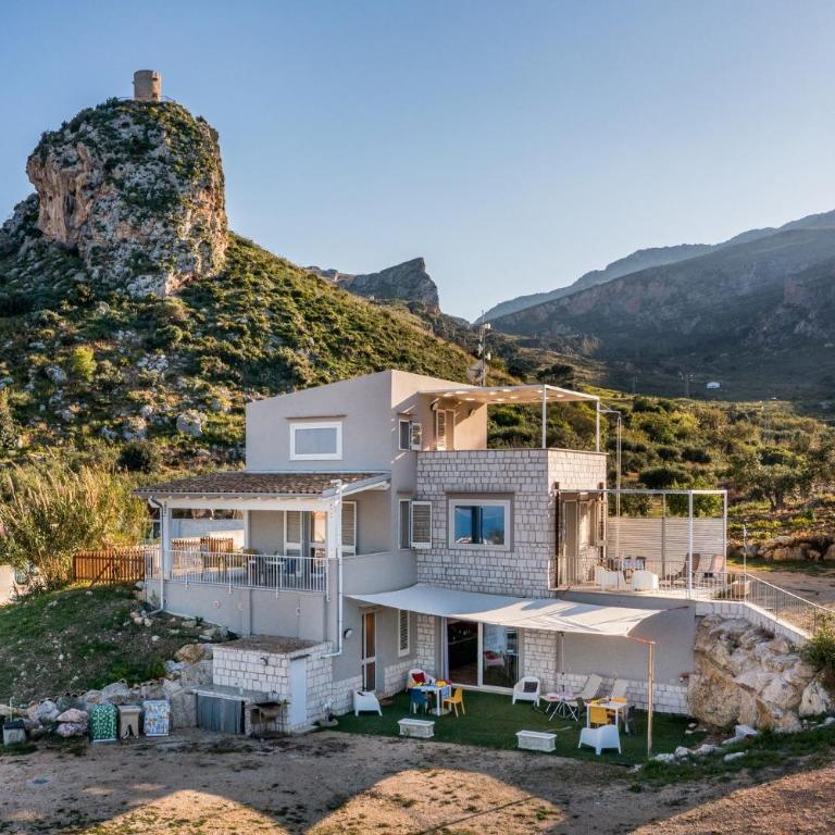 La Finestra sul Mare dello Zingaro - Camera Matrimoniale con Vista Parco - 22
