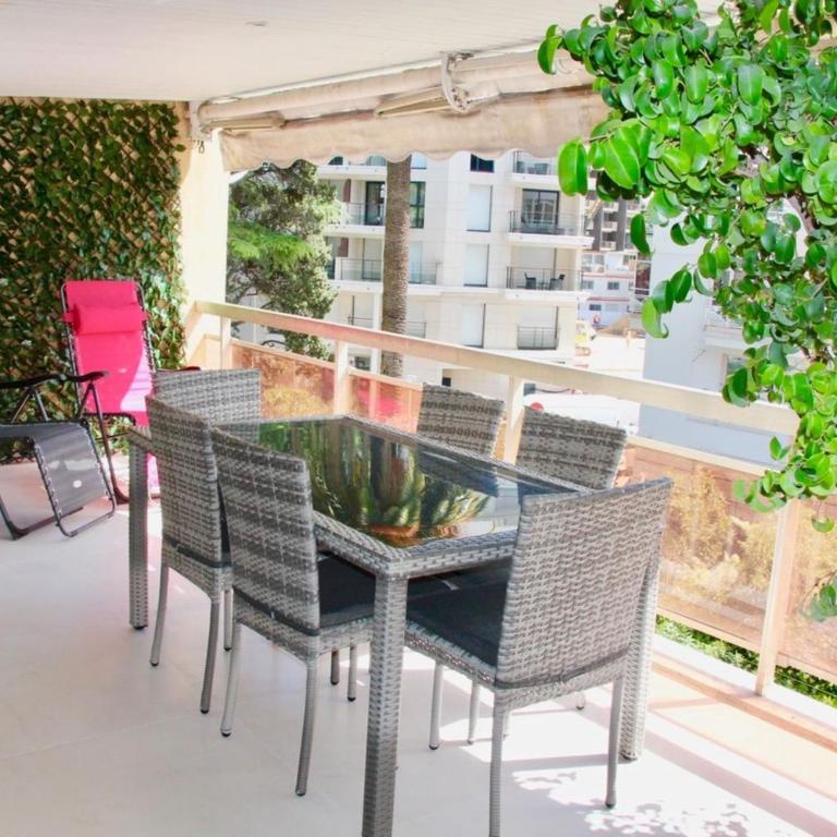 REF 2003 - Cannes Croisette - 3 mins from the Croissette - Apartment - 3