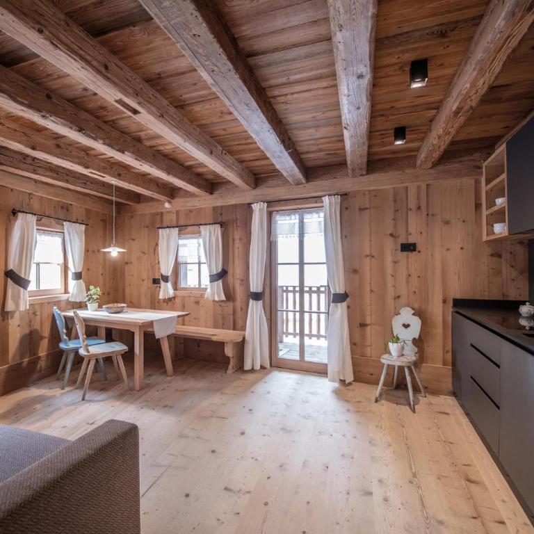 Ciasa Somuer - Historic Boutique Apartments - Appartamento Deluxe - 2