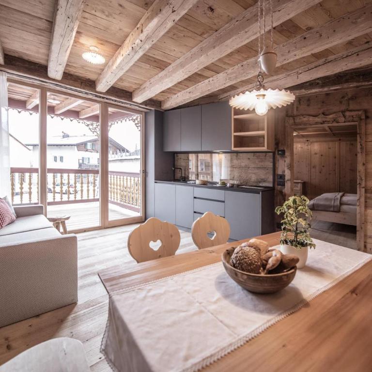 Ciasa Somuer - Historic Boutique Apartments - Appartamento con 2 Camere da Letto e con Vista Montagna - 1
