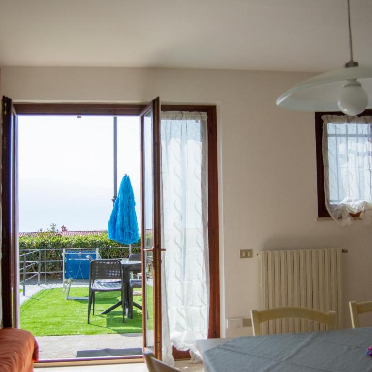 Residence Calap - Appartamento con Giardino e Vista Lago - 10