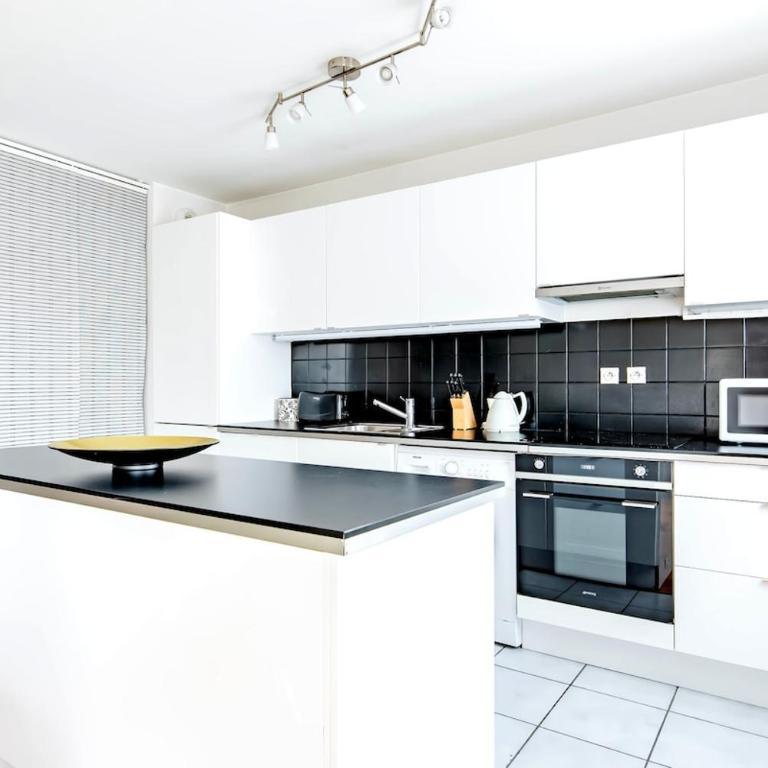 Lyon 8 Beautiful, bright and quiet apartment - Appartement 2 Chambres - 23