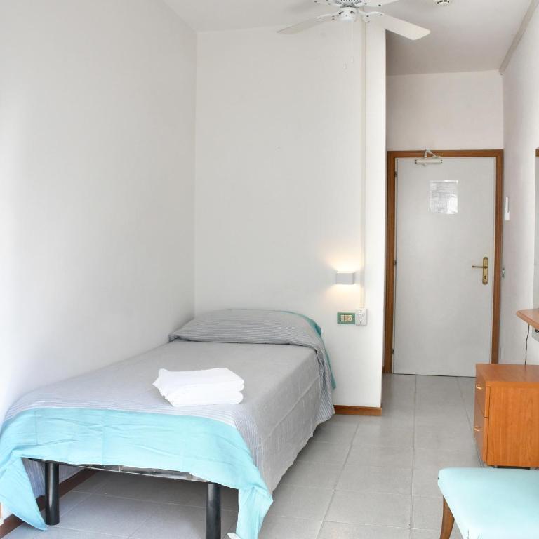Hotel Exclusive - in pieno Centro a pochi passi dal Mare - Single Room with Balcony and Shower Cabin - 2