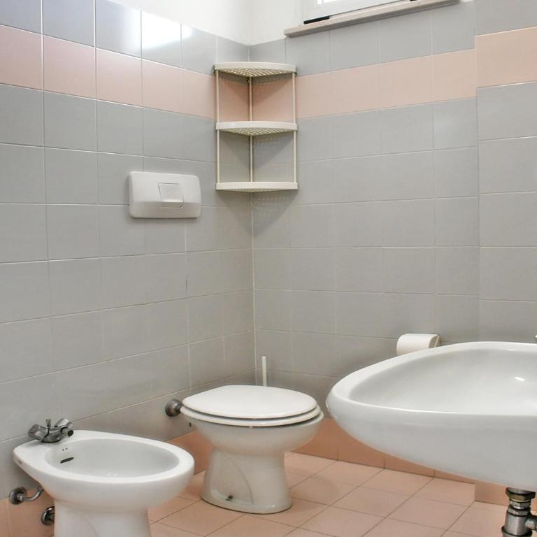 Hotel Exclusive - in pieno Centro a pochi passi dal Mare - Camera Quadrupla con Balcone - 4