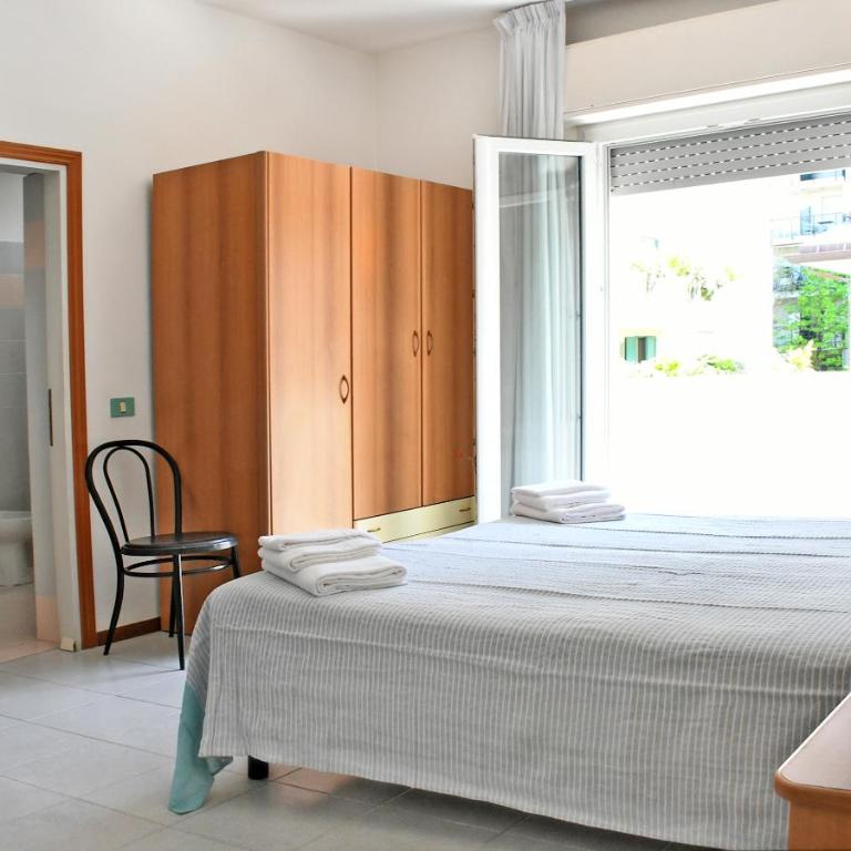 Hotel Exclusive - in pieno Centro a pochi passi dal Mare - Camera Quadrupla con Balcone - 1