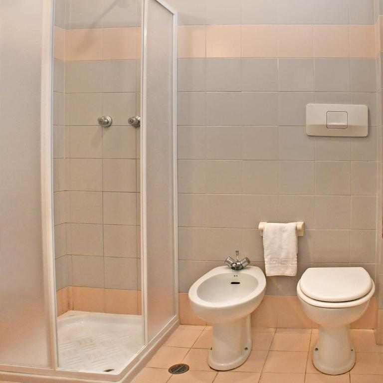 Hotel Exclusive - in pieno Centro a pochi passi dal Mare - Camera Tripla con Balcone - 3