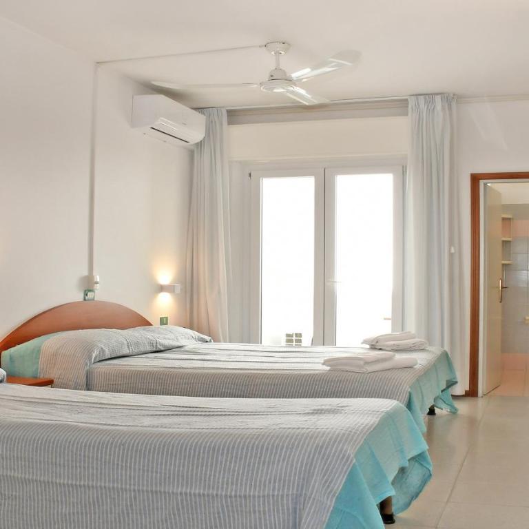 Hotel Exclusive - in pieno Centro a pochi passi dal Mare - Camera Tripla con Balcone - 1