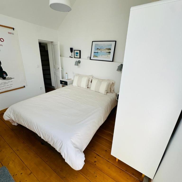 Largo - Four-Bedroom House - 13