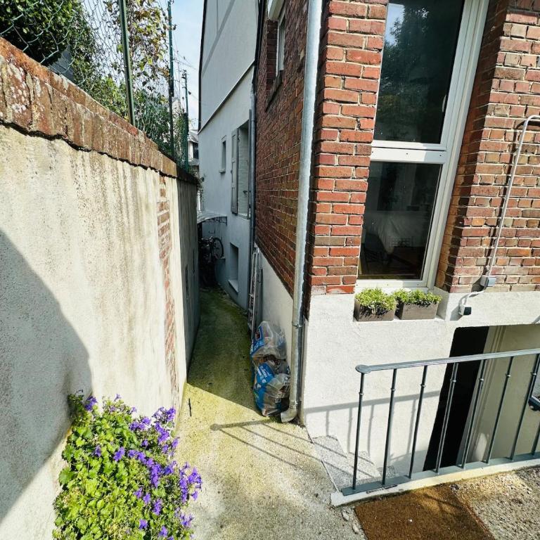 Largo - Four-Bedroom House - 11