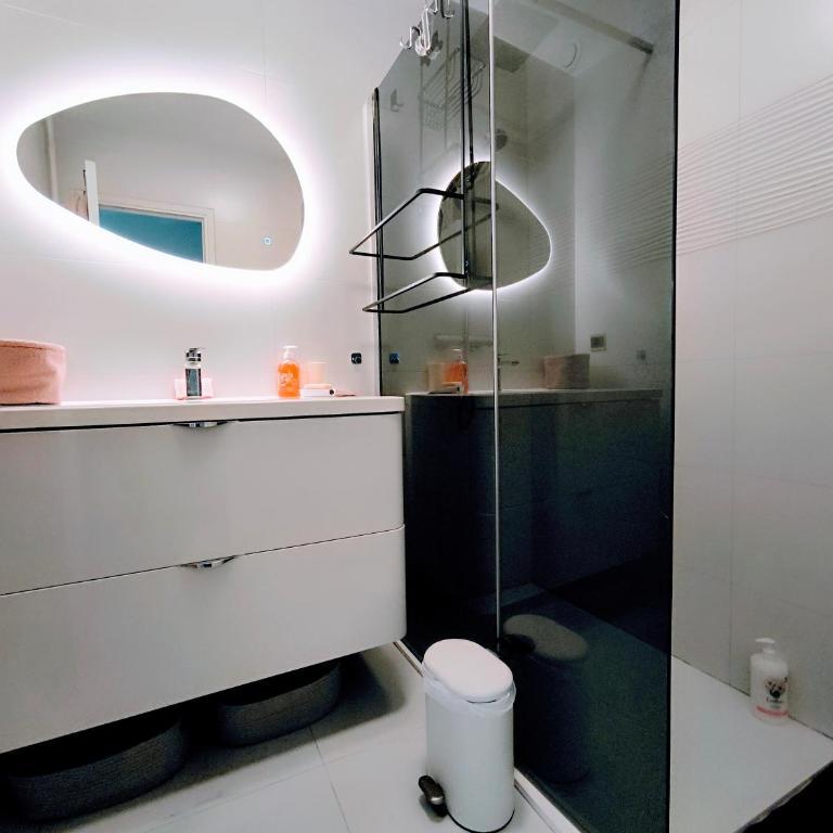 SELI 2 pièces CLIMATISÉ CLASSÉ 52 M2 terrasse 20m2 PLAGES PISCINE ANTIBES avec PARKING PRIVATIF - One-Bedroom Apartment - 33