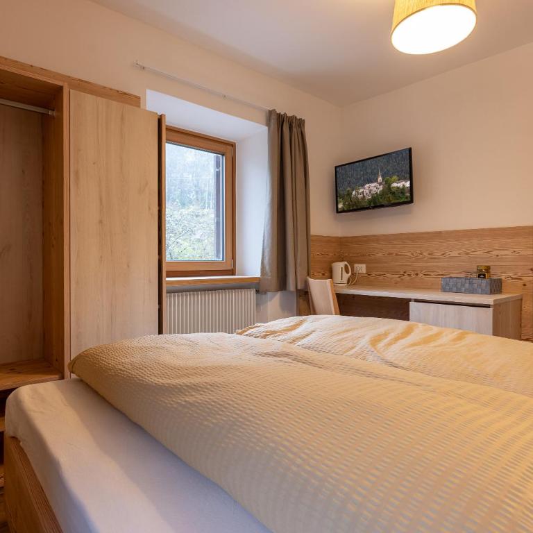 SAN PIETRO DOLOMITI Small Budget Hotel - Camera Matrimoniale Standard - 3