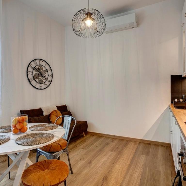 Rifugio Perfetto per coppie - Appartamento con 1 Camera da Letto - 2