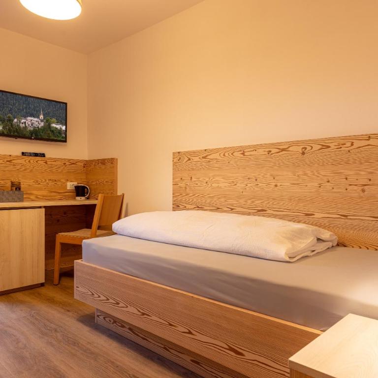 SAN PIETRO DOLOMITI Small Budget Hotel - Camera Singola con Vista Montagna - 2