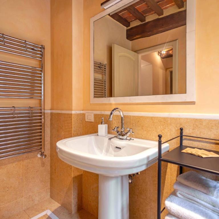 Pio Bove Rooms - Camera Matrimoniale con Bagno Privato - 3