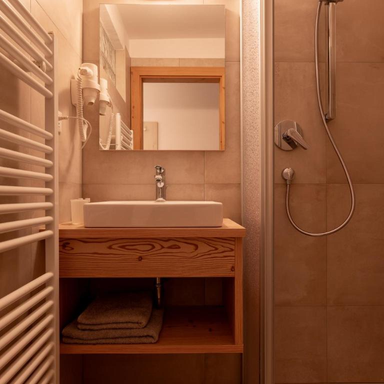 SAN PIETRO DOLOMITI Small Budget Hotel - Camera Singola Budget - 7