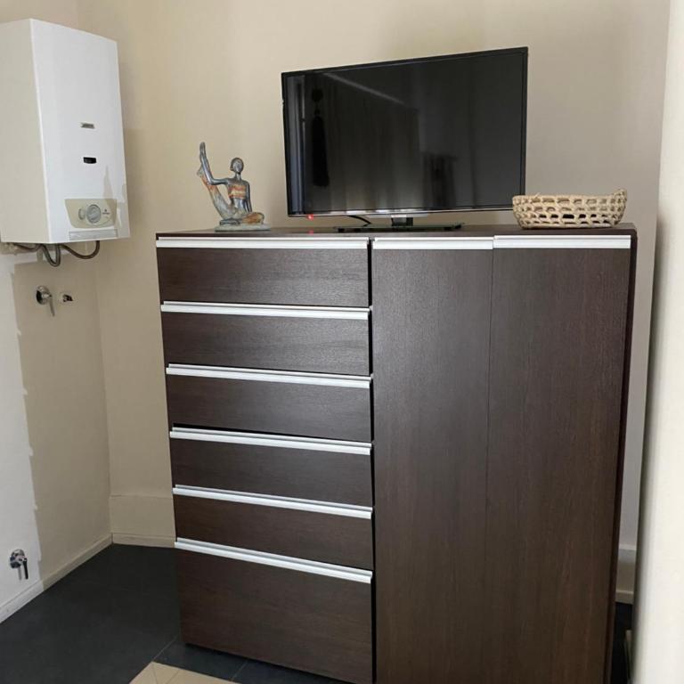 Depto Monoambiente PB pellegrini 20 - Apartamento de 1 dormitorio - 12