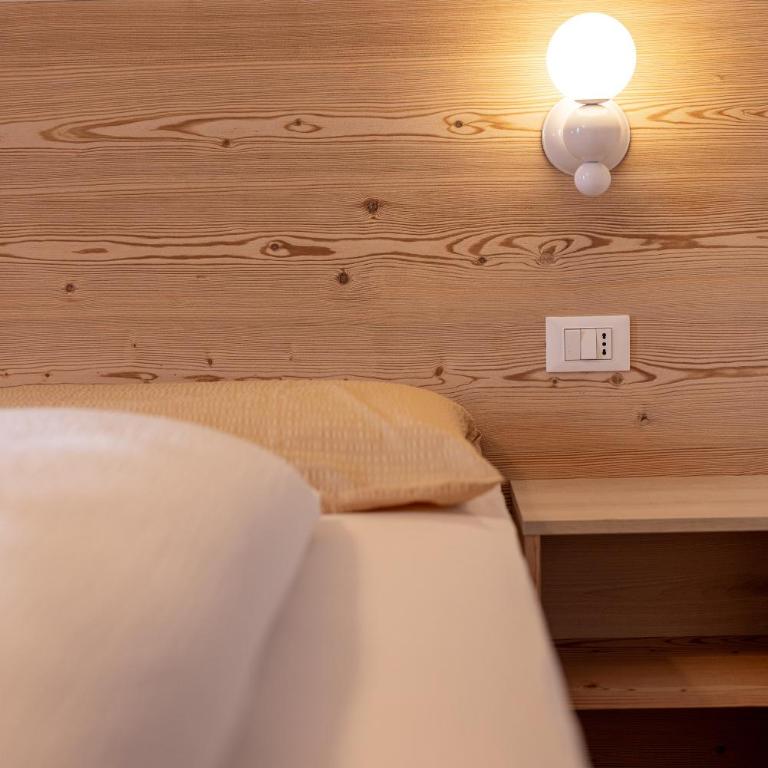 SAN PIETRO DOLOMITI Small Budget Hotel - Camera Matrimoniale Budget - 4