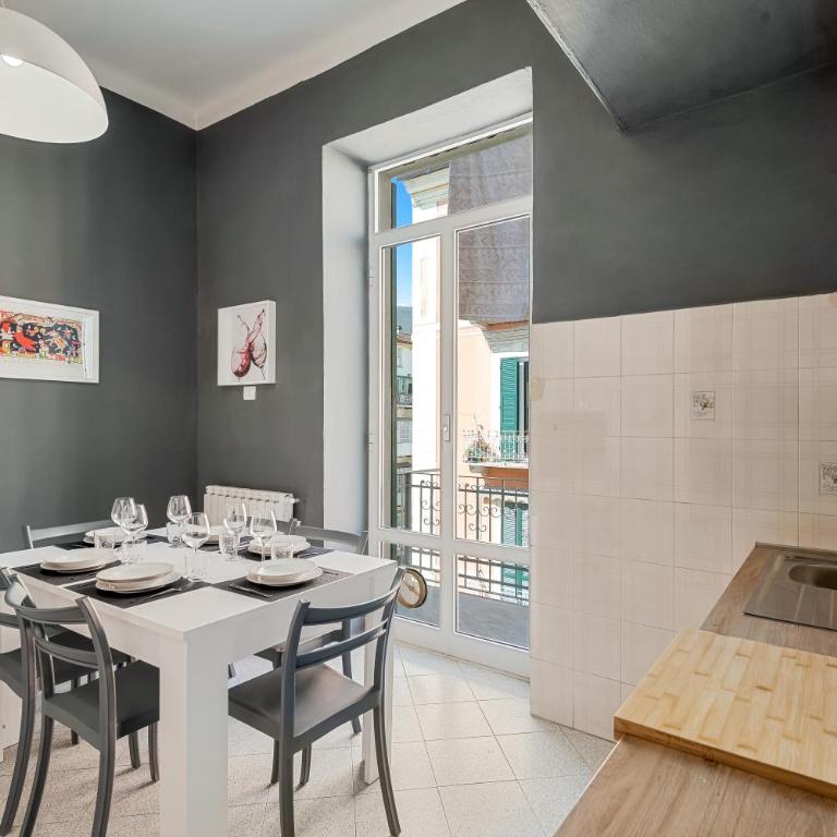 Casa dei Mille - Three-Bedroom Apartment with Balcony - 12