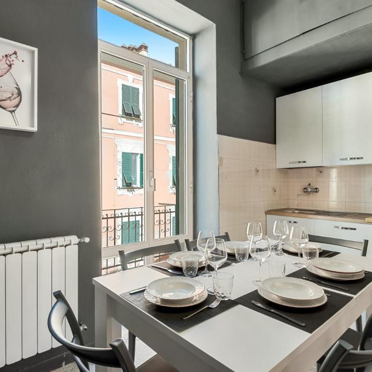 Casa dei Mille - Three-Bedroom Apartment with Balcony - 11