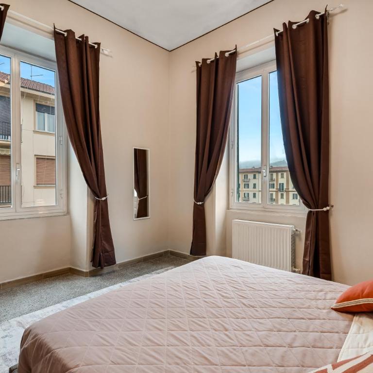 Casa dei Mille - Three-Bedroom Apartment with Balcony - 16
