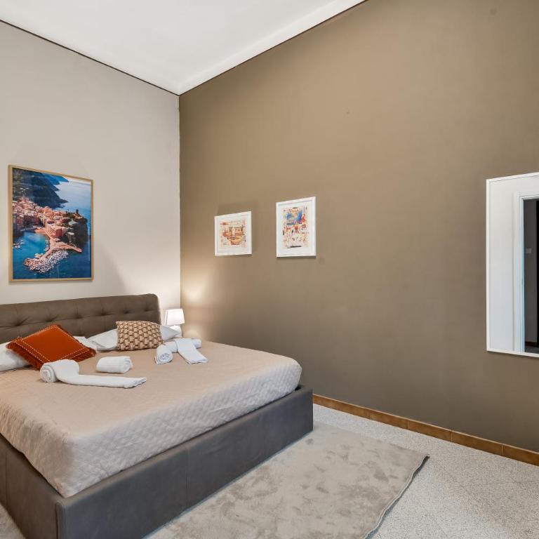 Casa dei Mille - Three-Bedroom Apartment with Balcony - 5