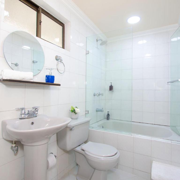 Great family home near the stadium and beautiful neighborhood - Casa de 6 dormitorios - 20