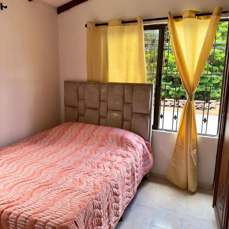 Casa Acogedora y Amoblada - Casa de 3 dormitorios - 4