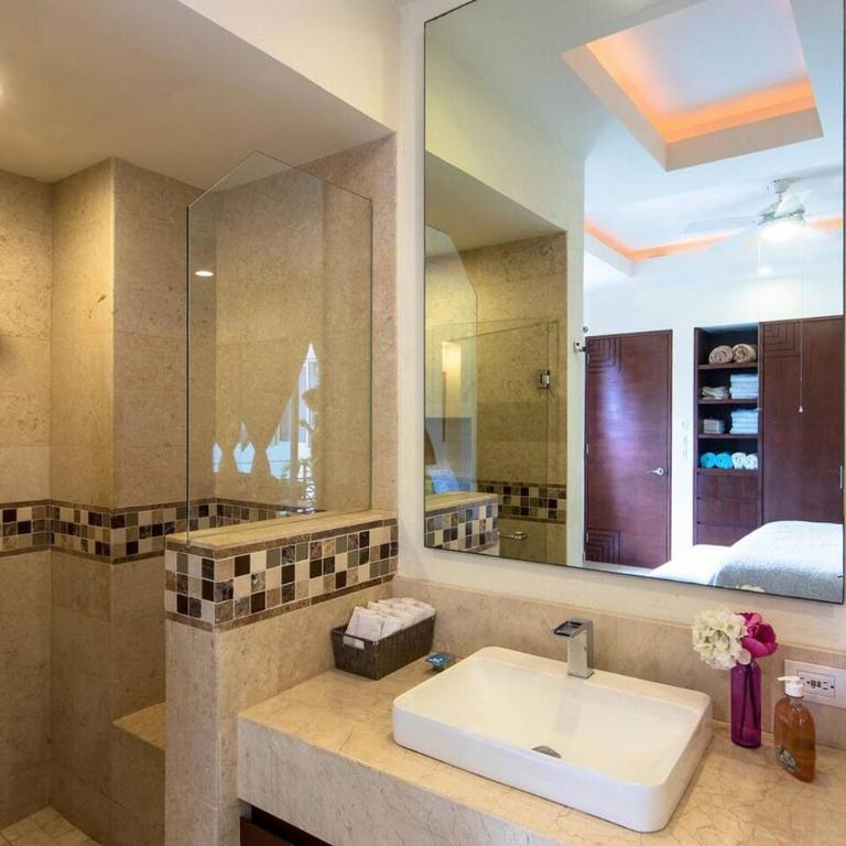 Luxury Condo in Romantic Zone, 2 Blocks from Beach - Apartamento de 1 dormitorio - 20