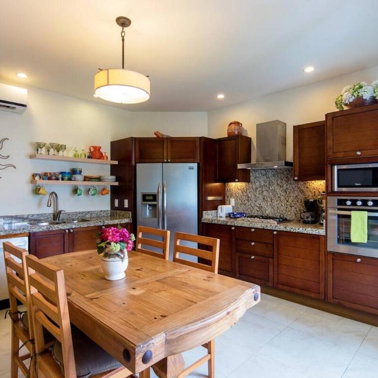 Luxury Condo in Romantic Zone, 2 Blocks from Beach - Apartamento de 1 dormitorio - 26