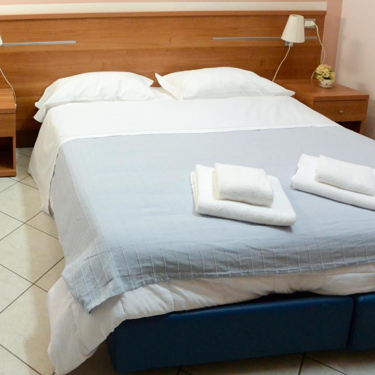 Albergo Meublè Abatjour - Camera Matrimoniale/Doppia con Letti Singoli - 5
