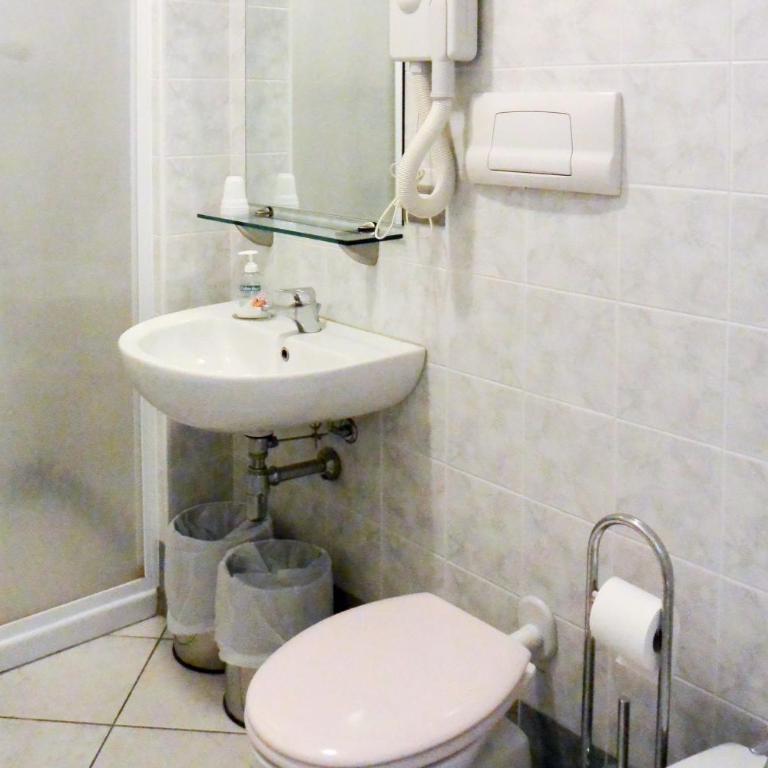 Albergo Meublè Abatjour - Camera Matrimoniale/Doppia con Letti Singoli - 6