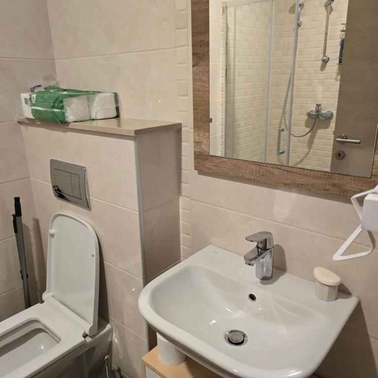 Стильная квартира с видом на море и библиотекой - Studio Apartman - 15
