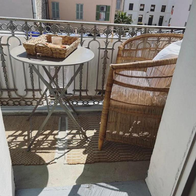 Charming French Apartment in central Cannes, Balcony, AC, 5min walk to beach - Appartement avec Balcon - 7