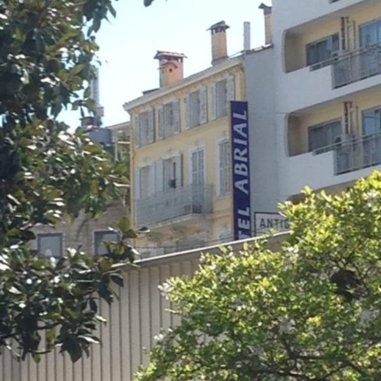 Charming French Apartment in central Cannes, Balcony, AC, 5min walk to beach - Appartement avec Balcon - 24