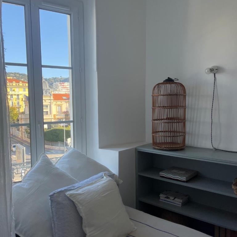 Charming French Apartment in central Cannes, Balcony, AC, 5min walk to beach - Appartement avec Balcon - 14