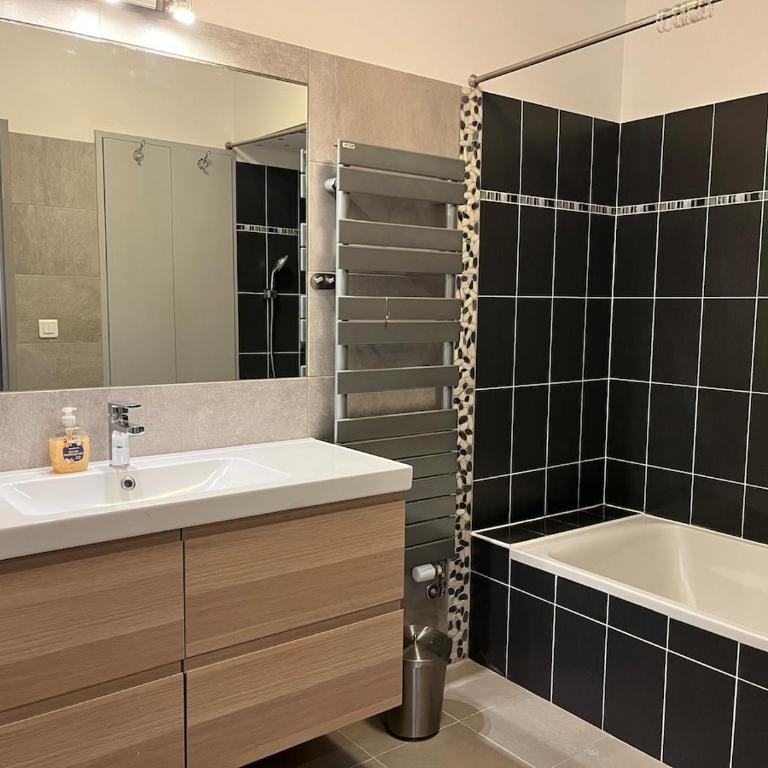 3 pièces central au pied de la promenade du paillon - Appartement Supérieur 2 Chambres - 27